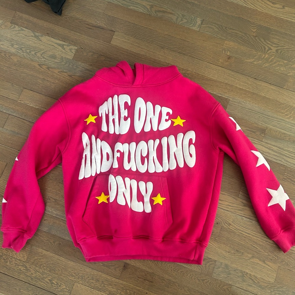 GRAPHIC PINK HOODIE
